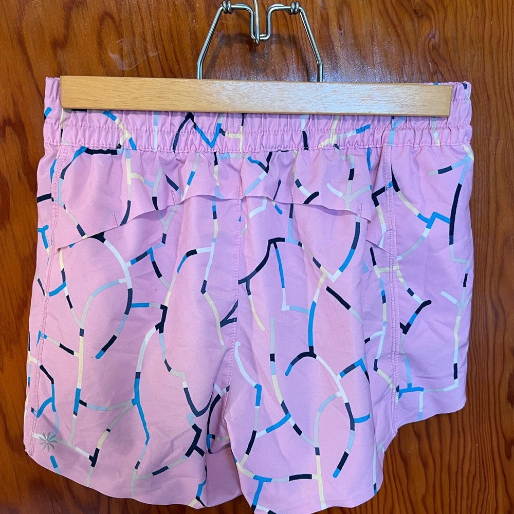 Athleta Girl Heart the Hustle 2.5 Short - size XL/14